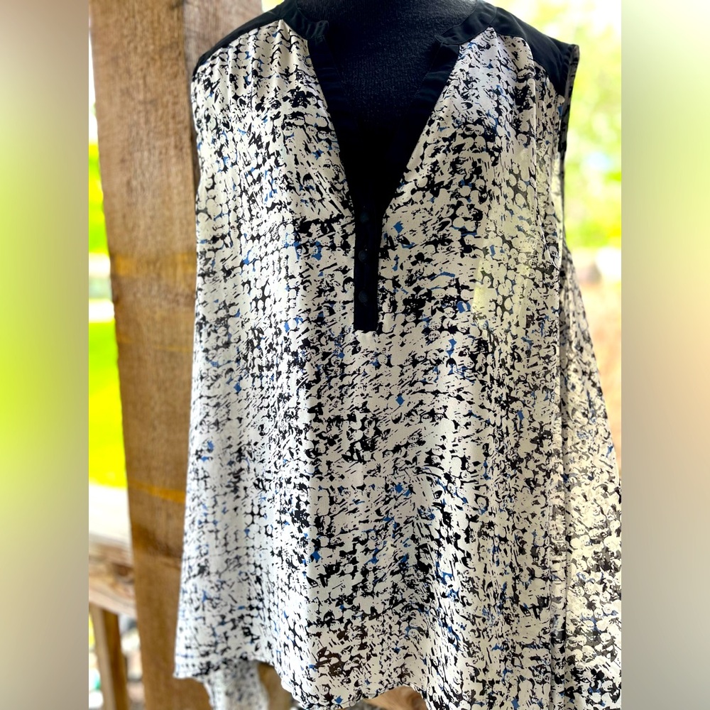 Torrid Plus Size Chiffon Split Neck Speckled Prin… - image 1